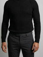 Oakworth_Turtleneck_01.jpg