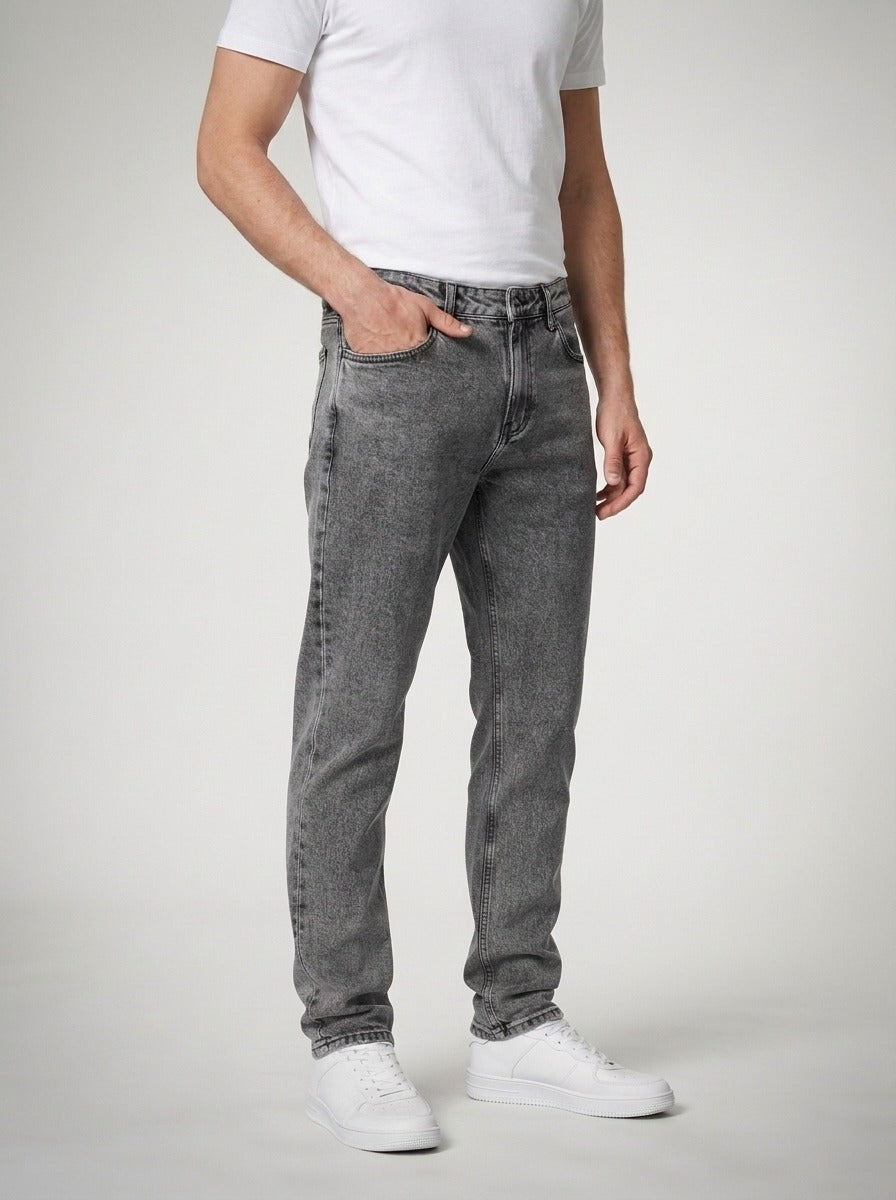 Men's Casual Regular Fit Denim Jeans with Front Pocket Construction