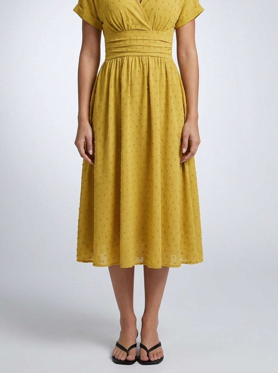 Women's Swiss Dot Short Sleeve Shirred Waist Midi Dress with V-Neck